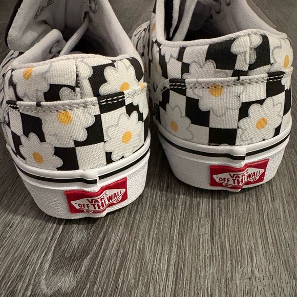 Vans Authentic Daisy Shoe (Size 6) - Picture 4 of 5